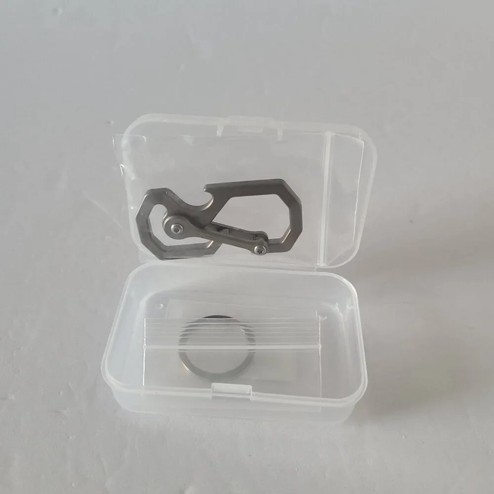Tibitdeer holds keys